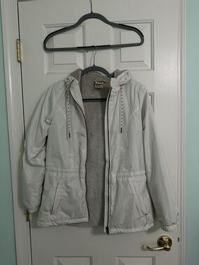 Avalanche Light Gray Hooded Puffer Jacket